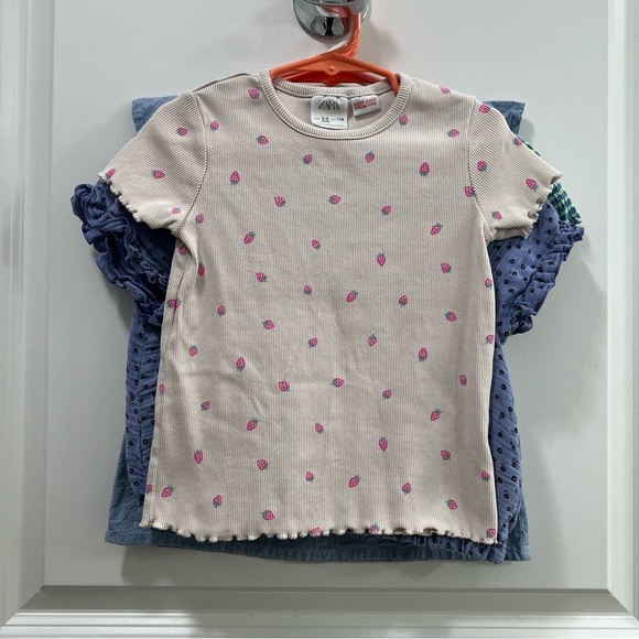 Bundle of 4 Girls Short Sleeve Tops Size 4-6 - Picture 7 of 7